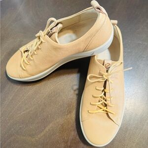 Ecco Women's Sneakers in Light Tan Size 8